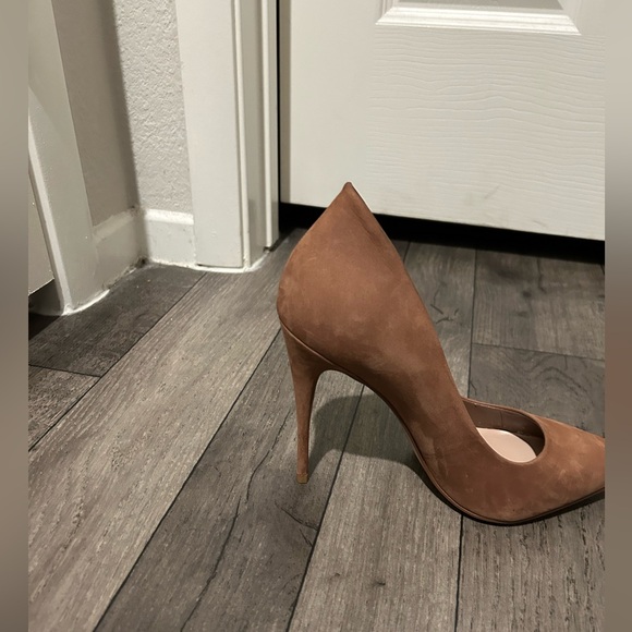 Heels - Picture 7 of 8